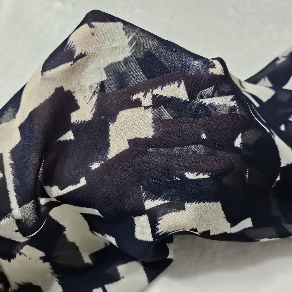 EUC Alfani blouse navy blue & off-white artsy pattern w/detachable necklace XL - Picture 7 of 12